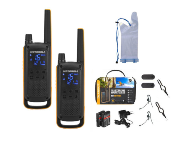 Motorola T82 Extreme Walkie Talkie Twin Pack C/W Aquamate Aqua Bag